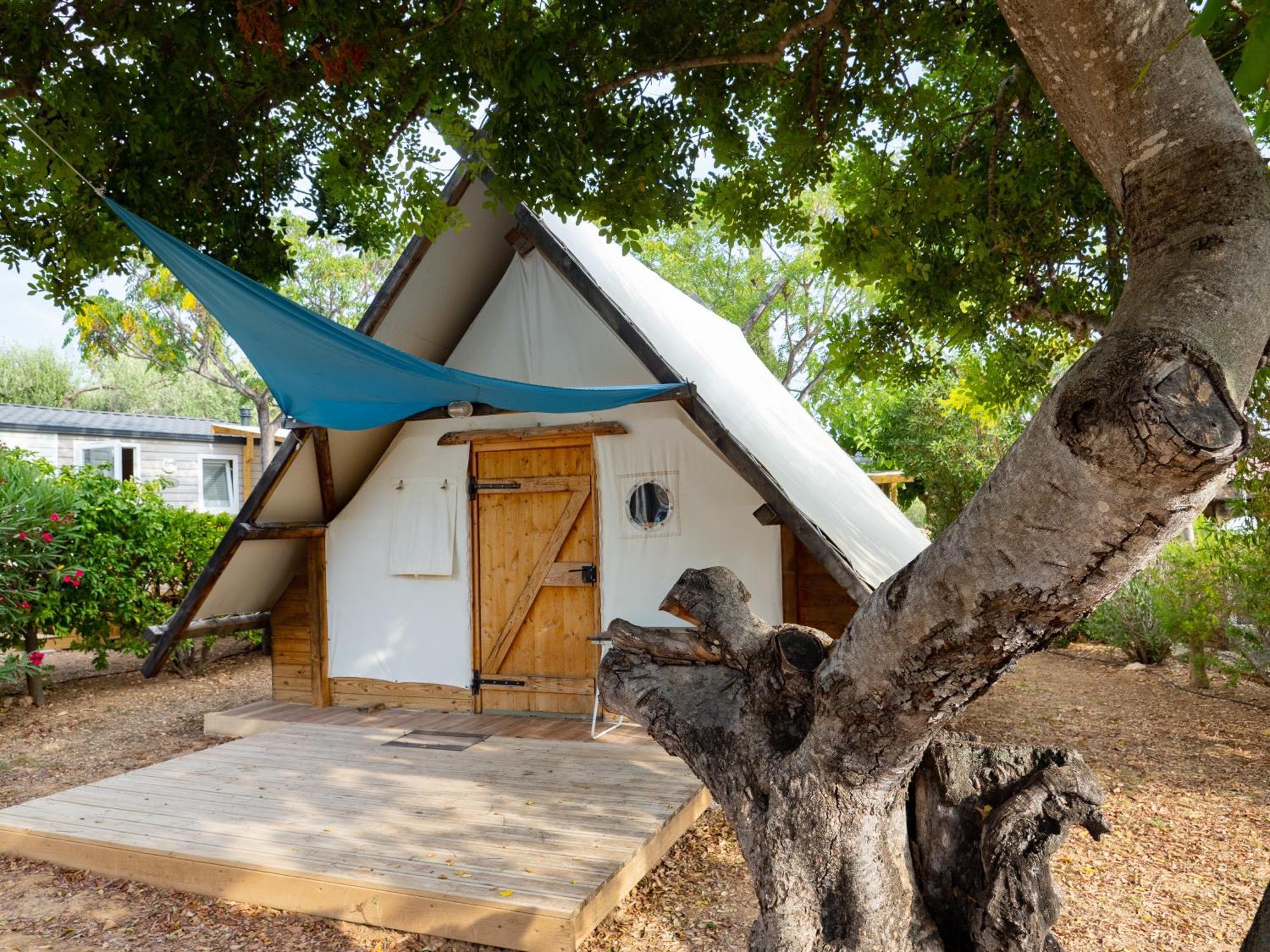 Camping L'Orangeraie Calig Bagian luar foto