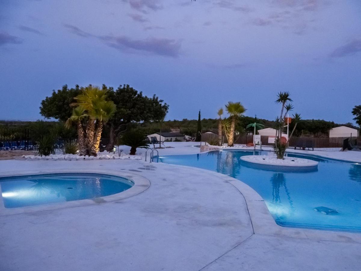 Camping L'Orangeraie Calig Bagian luar foto
